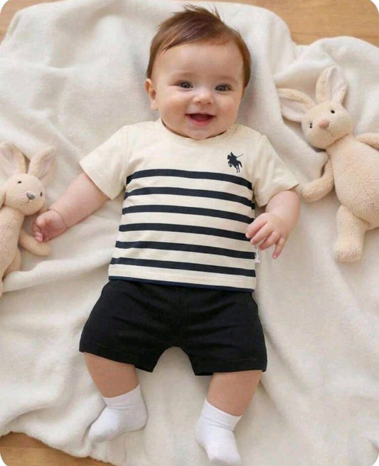 Remera a rayas + short