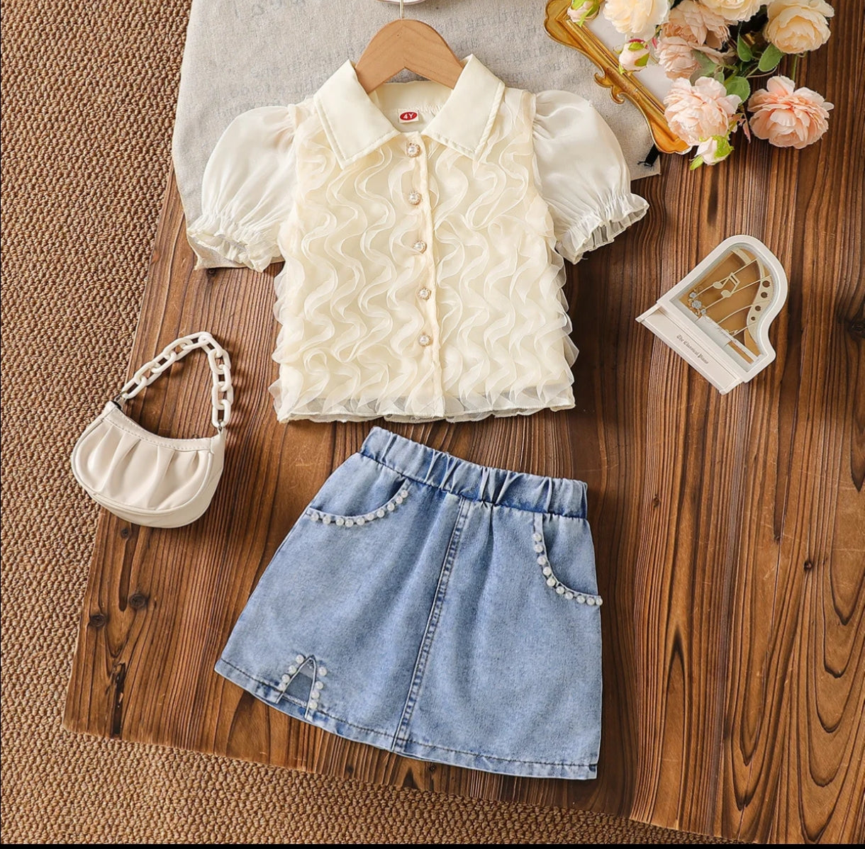 Blusa con detalles de onda 3D + falda con detalles de perlitas