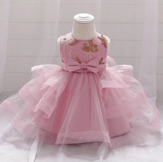 Vestido Elegante con detalles en lentejuelas y tul