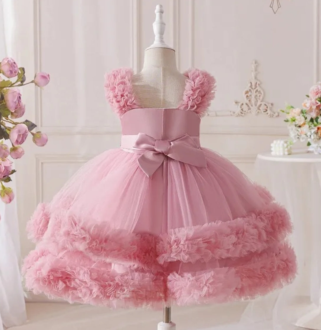 Vestido Elegante con tul y detalles en perlitas