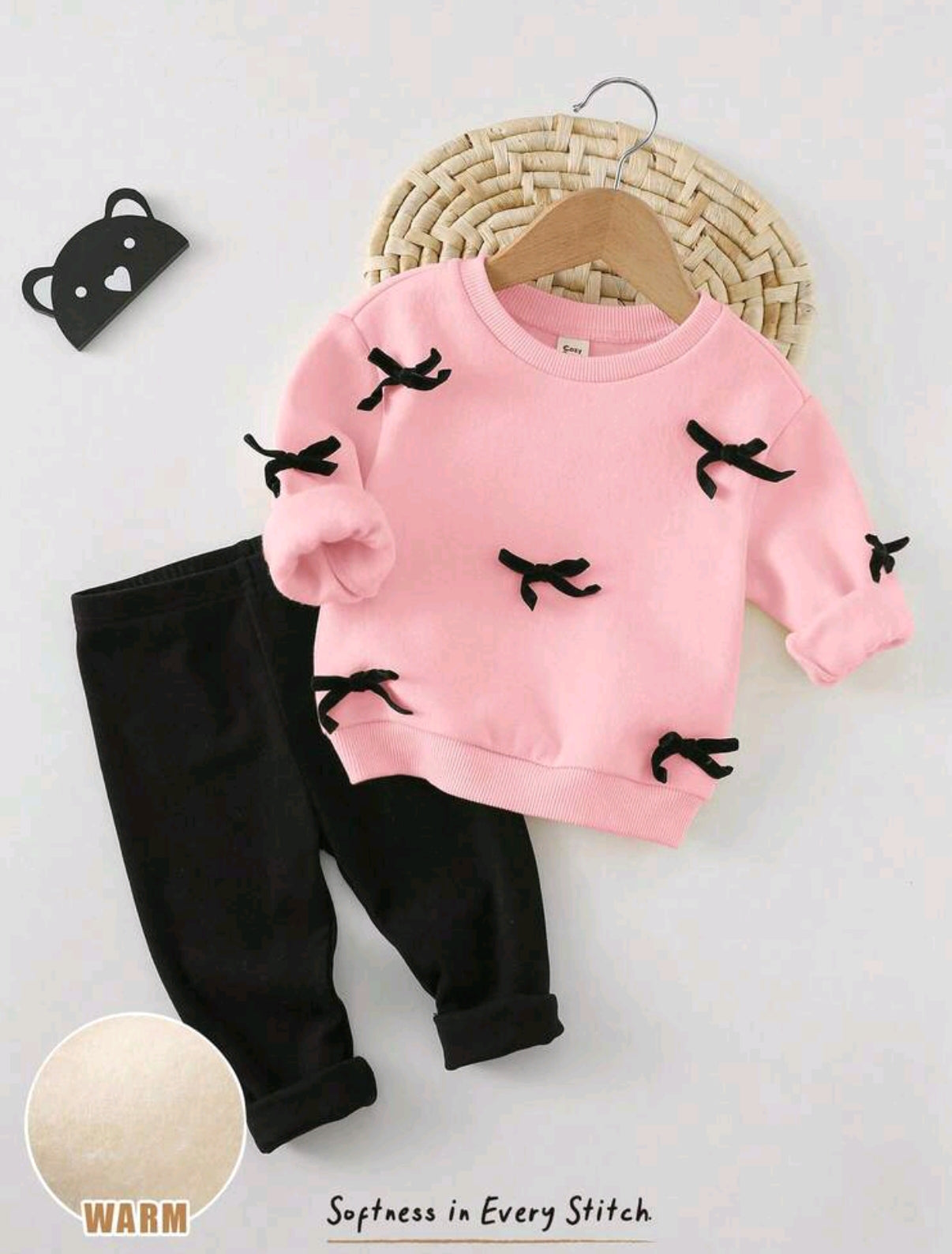 Abrigo suave con moñitos + pantalón Frizado