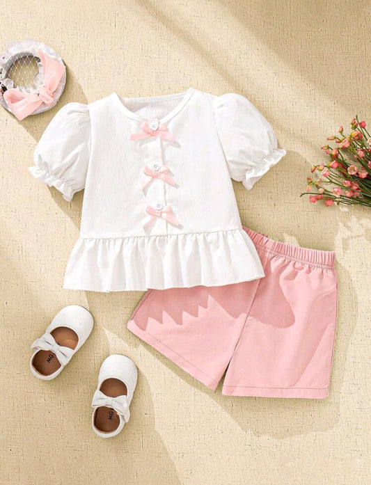 Camisa con detalles en moño + short