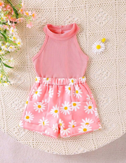 Blusa cuello alta acanalado + short con estampado