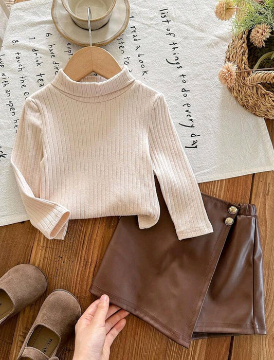 Mangas Largas con cuello+ short pollera de Cuerina