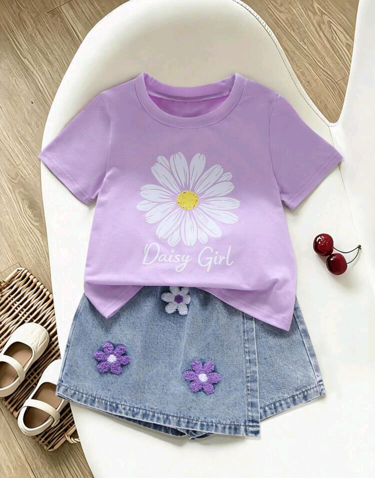 Remera con estampa + short pollera de Jeans con flores