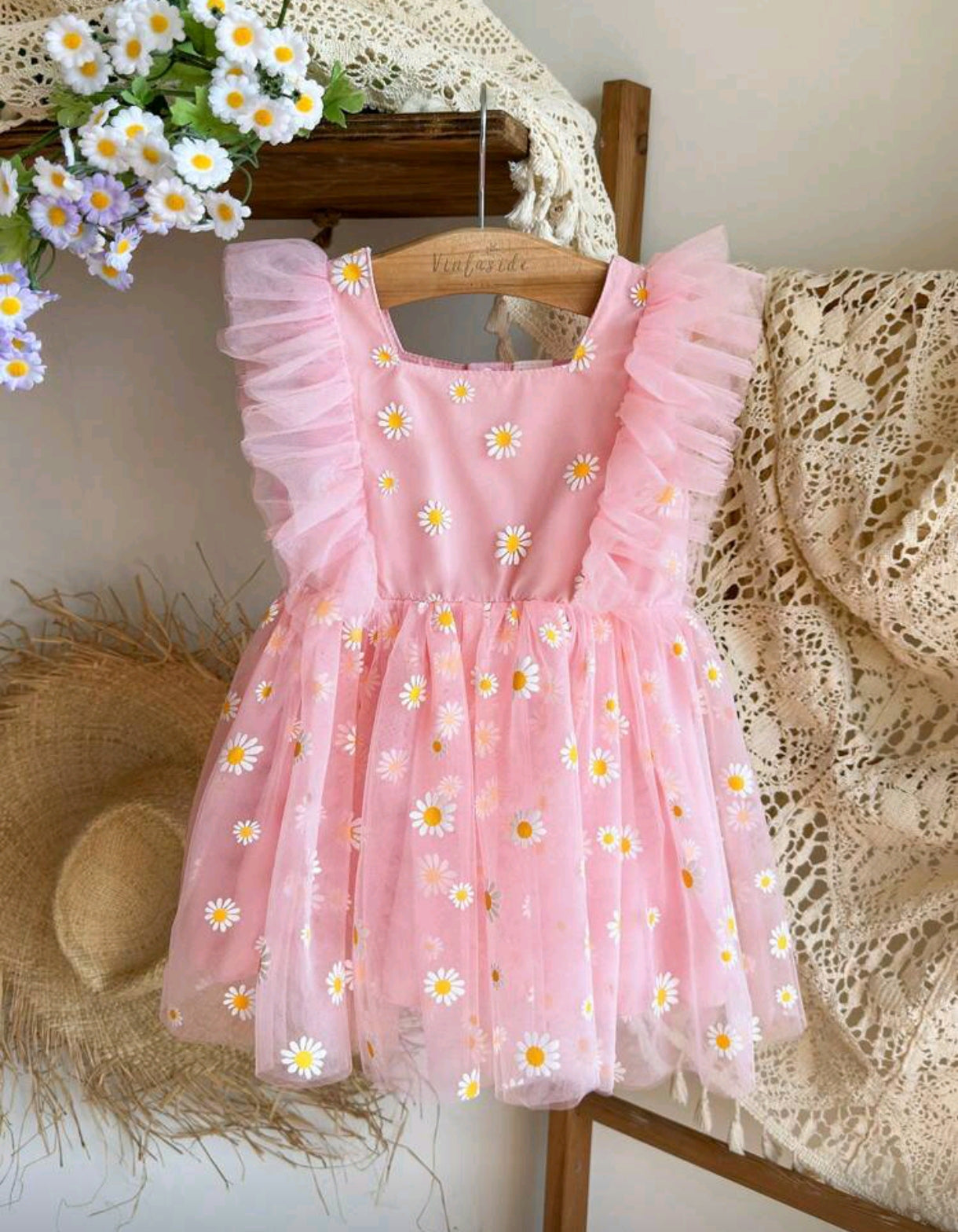 Vestido de tul con estampado de margaritas