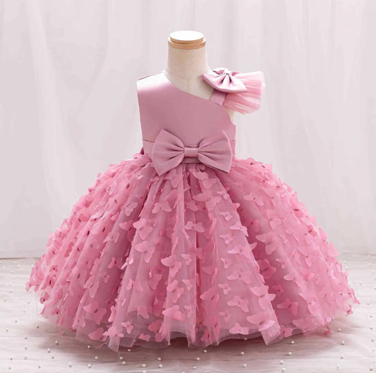 Vestido Elegante con lazo en la manga y en pecho con detalles en mariposas