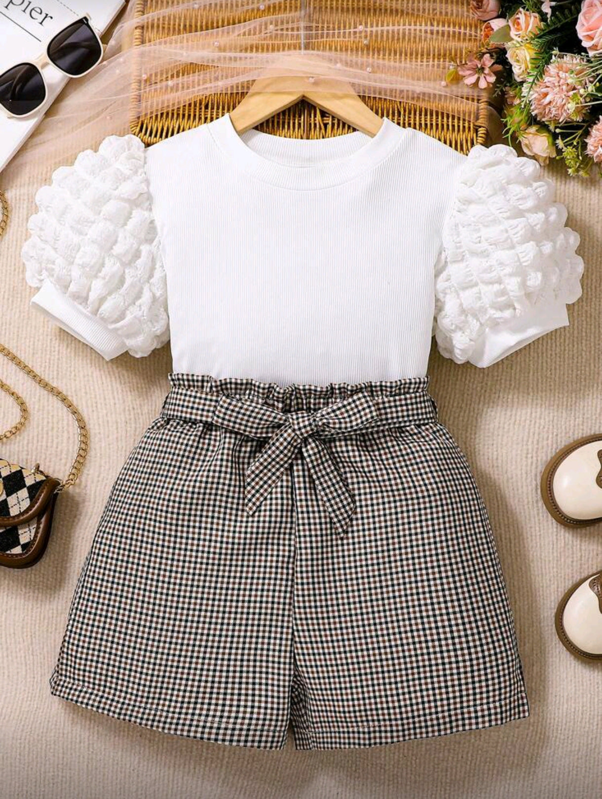 Blusa mangas abullonadas + short con cinto