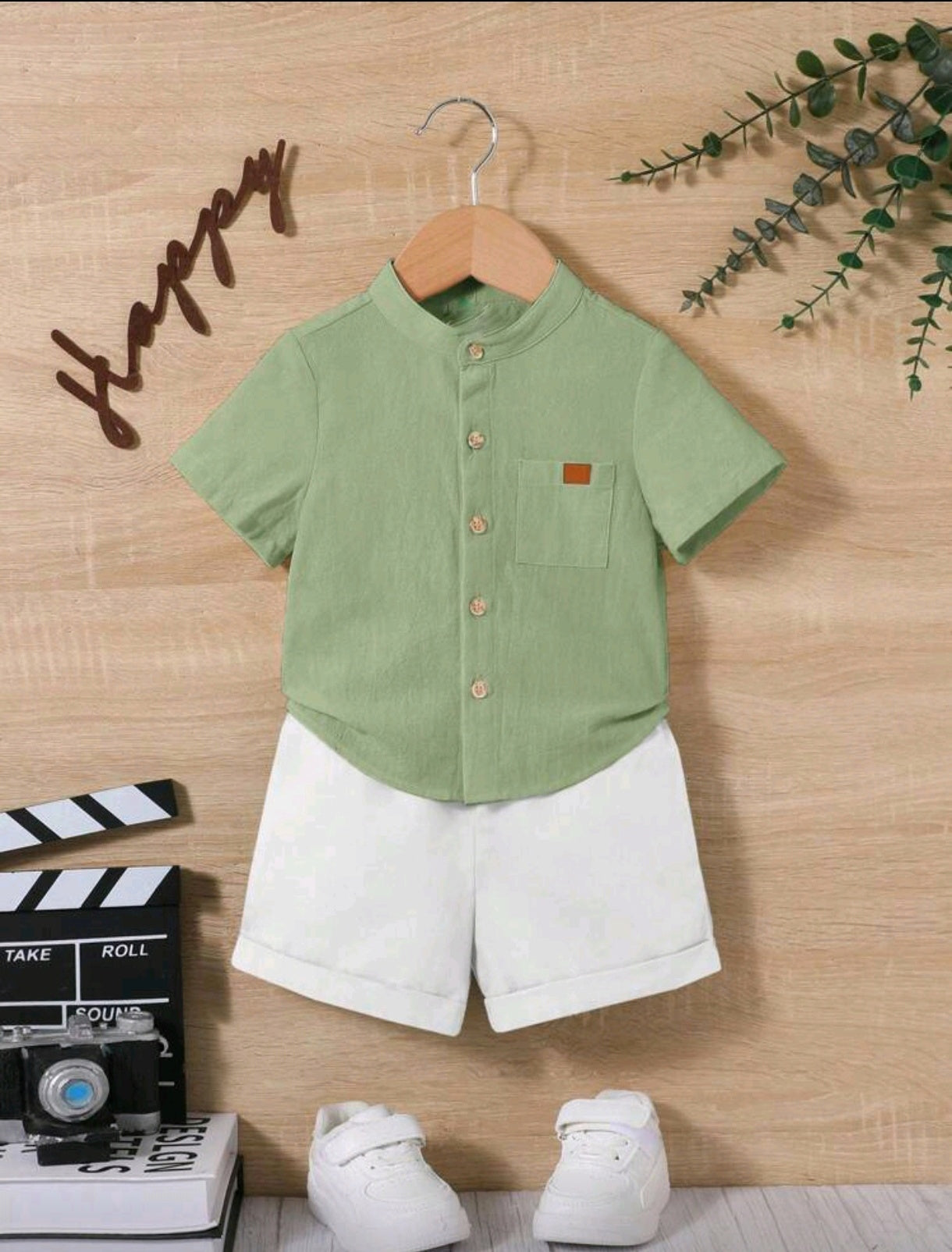 Camisa cuello redondo + short blanco