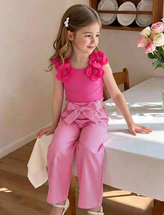 Blusa con flores + Pantalón con cinto