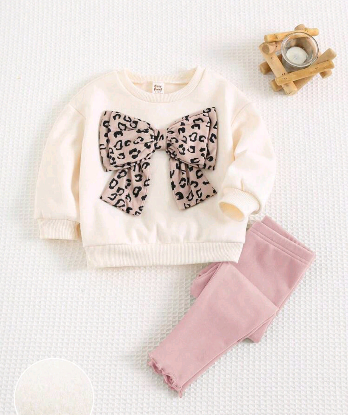 Abrigo mangas largas con moño+ pantalón frizado