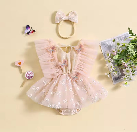 Body vestido con bordados en mariposas