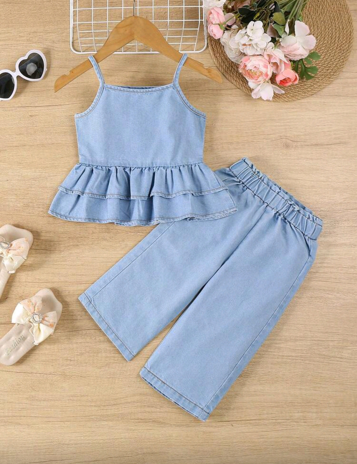 Blusa de tiritas + pantalón de Jeans