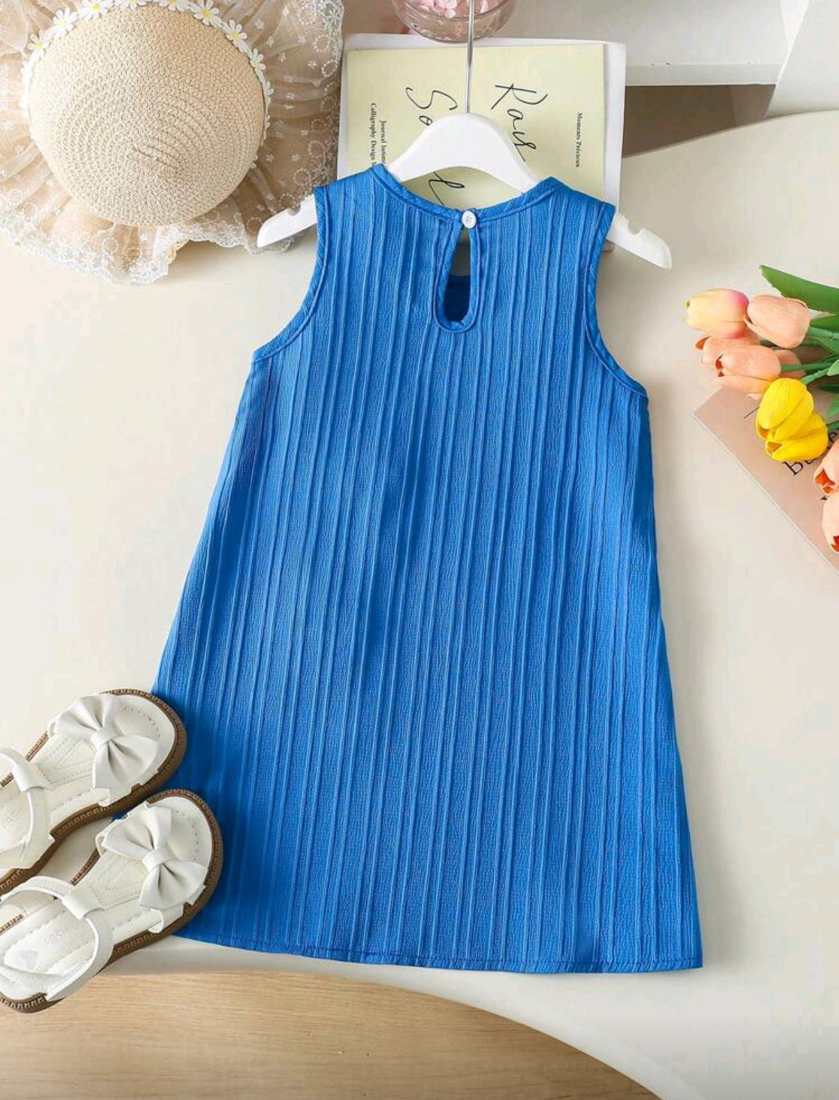 Vestido sin mangas con moños 3D