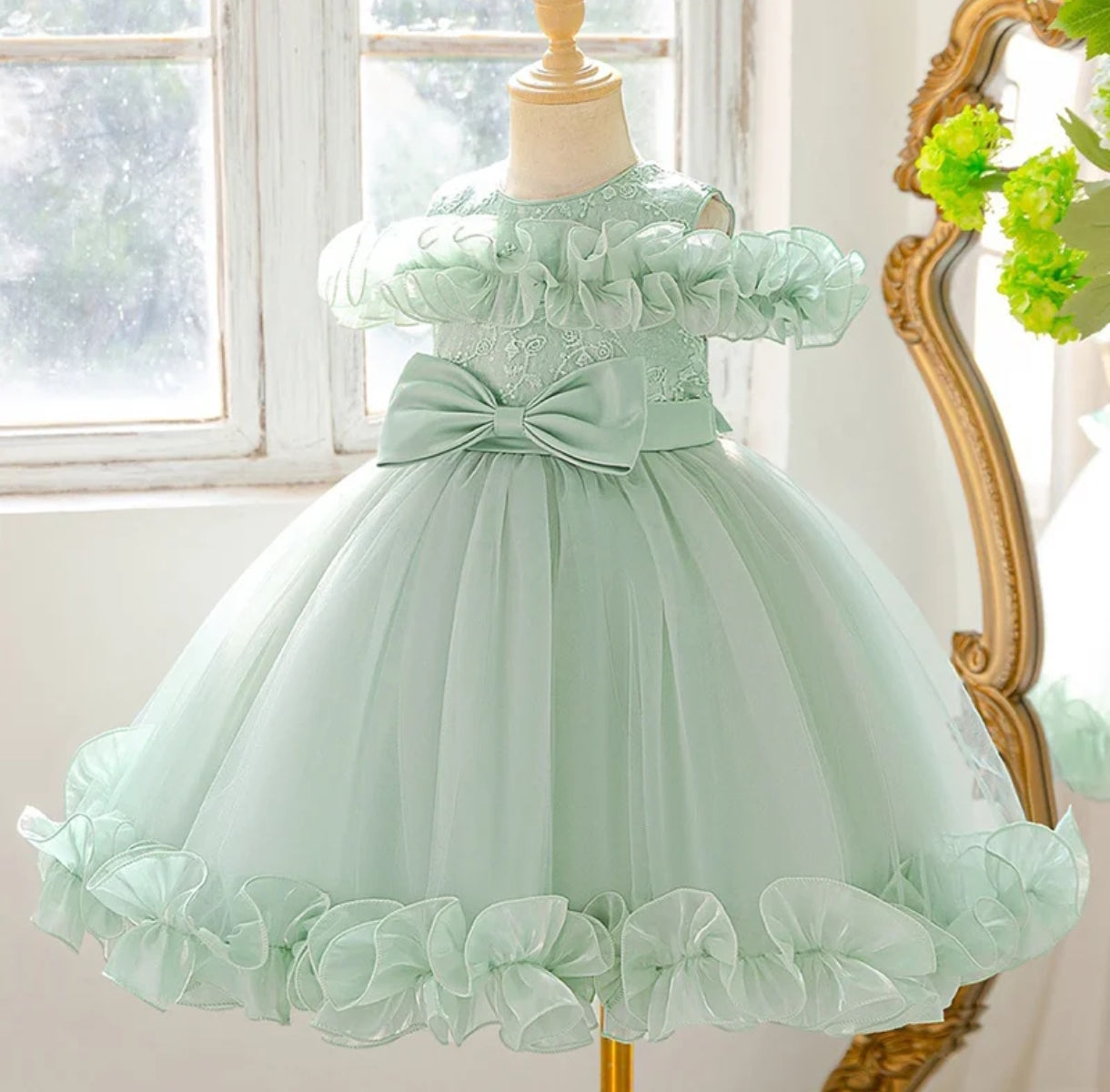 Vestido Elegante de Satén y tul