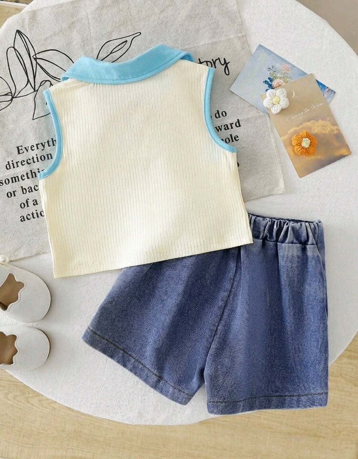 Blusa sin mangas con cuello + short de jeans con flores 3 D