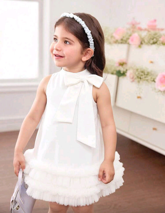 Vestido Blanco elegante con detalles en moño