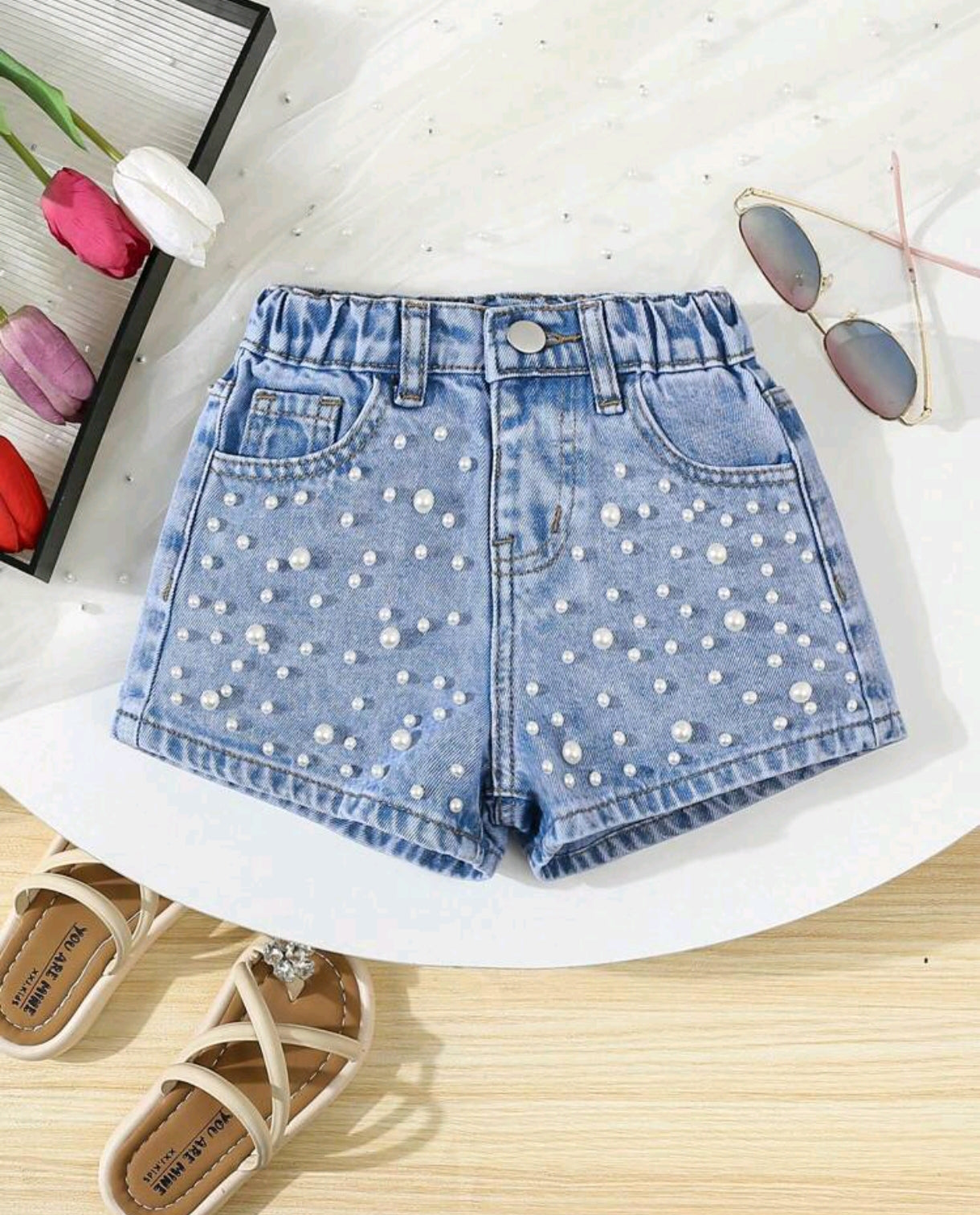 Short de Jeans con detalles en perlitas