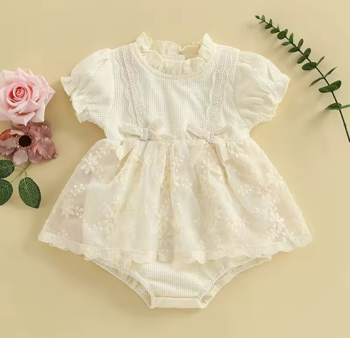 Body vestido de renda