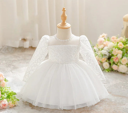 Vestido Blanco con mangas largas de renda y tul