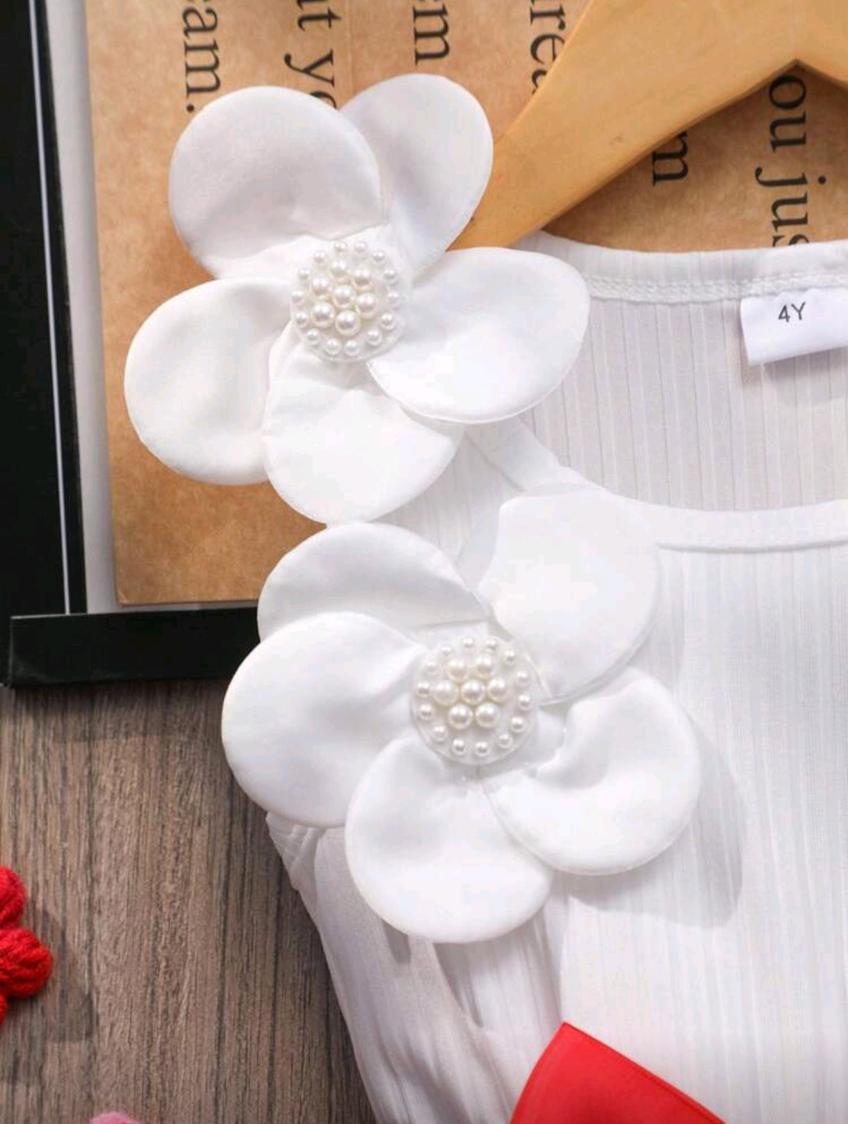 Vestido detalles en flores 3D y tul