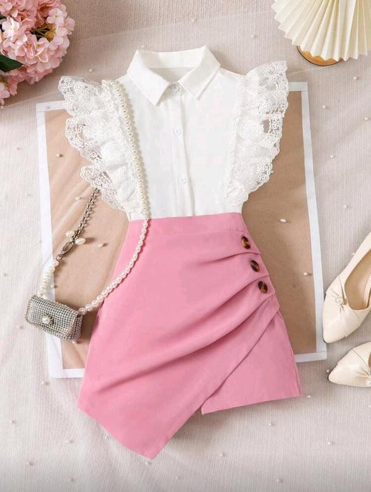 Camisa con encajes en las mangas + short pollera