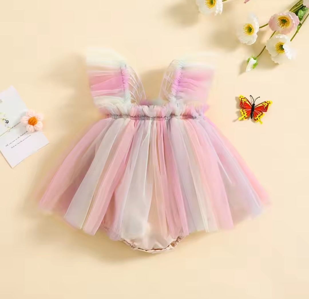 Body vestido de tul colorido con alitas