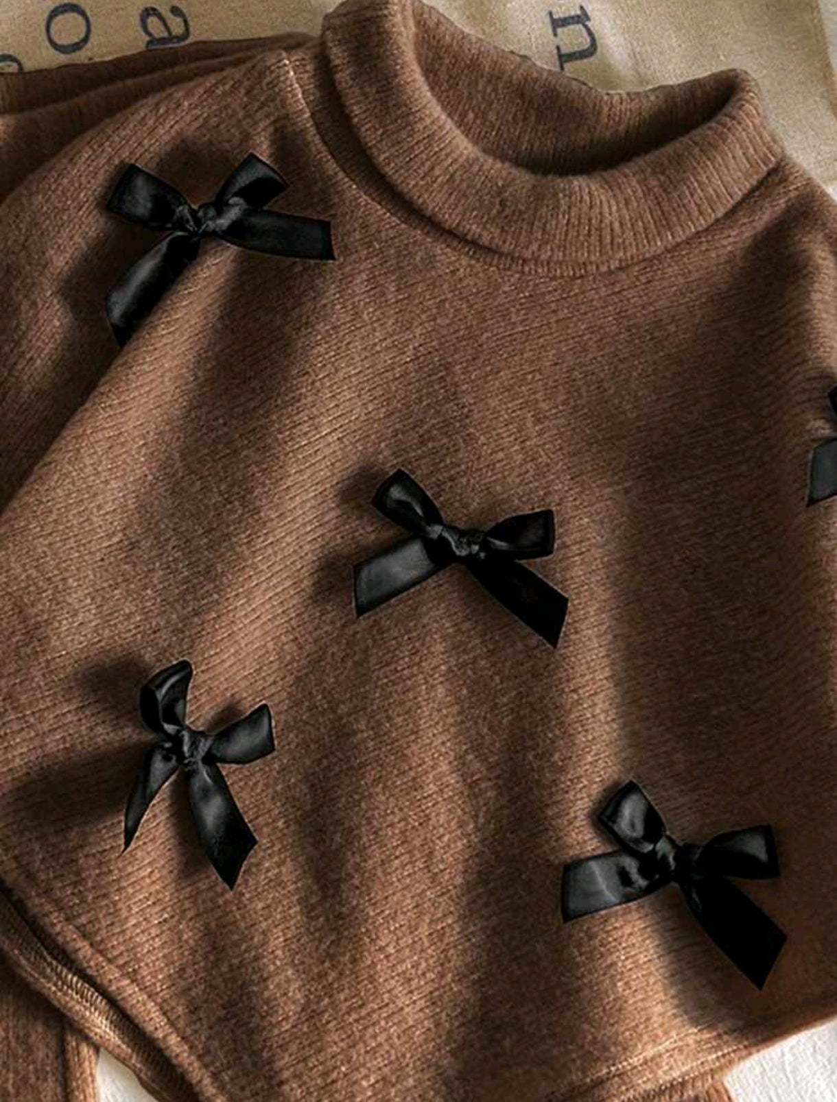 Abrigo de hilo con cuello + pantalón acampanado