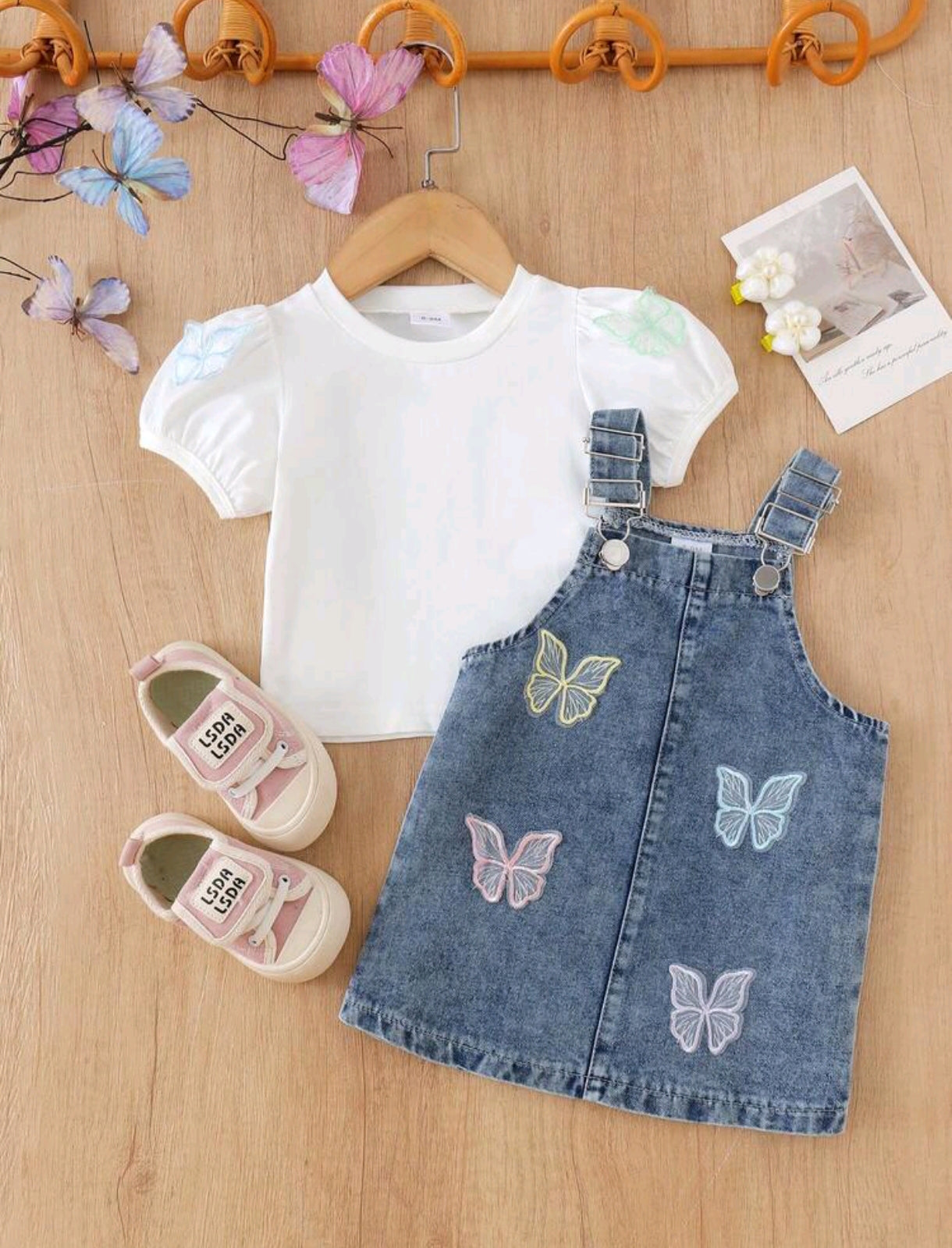 Blusita con mangas + Vestido de Jeans con detalles de mariposas
