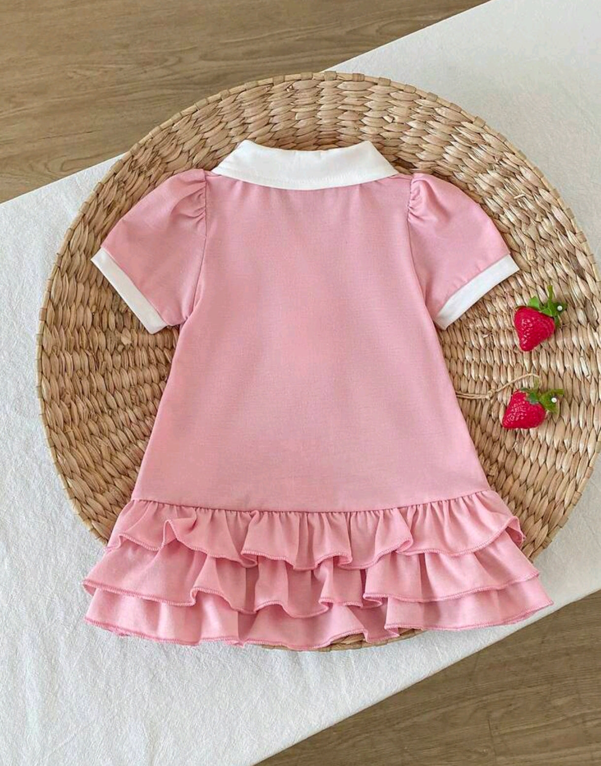 Vestido para bebé casual con diseño de frutilla