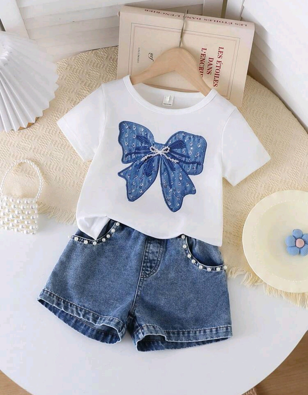 Remera con diseño de moño + Short de Jeans