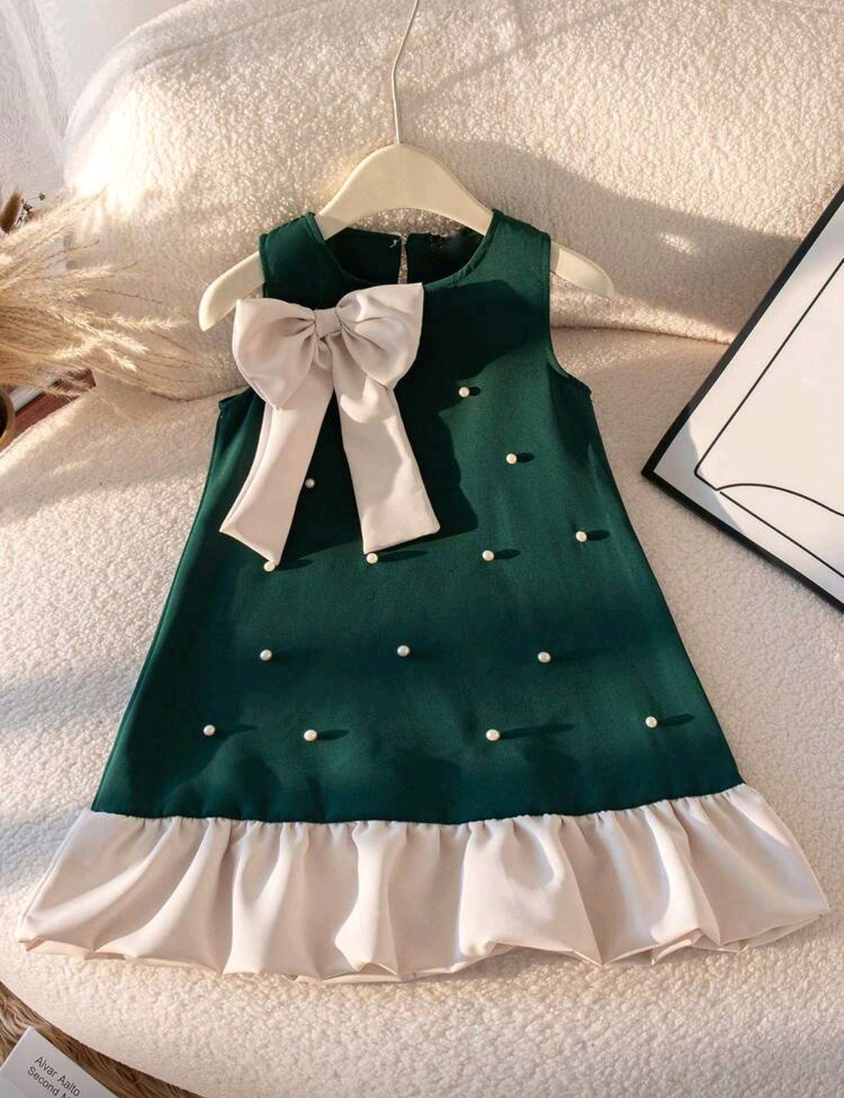 Vestido chic con detalles en perlitas