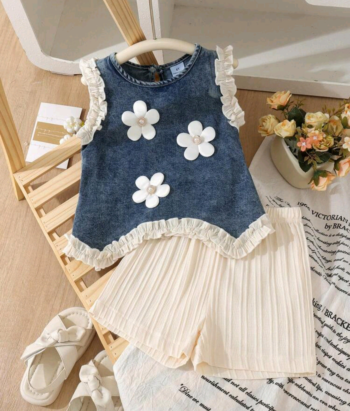 Blusa de Jeans con flores 3D + short plisado