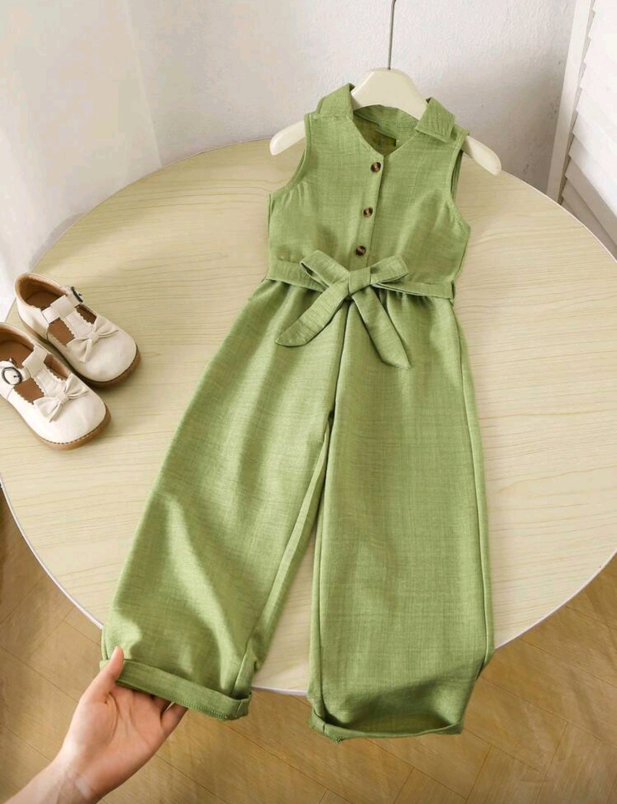 Monito con cinturón