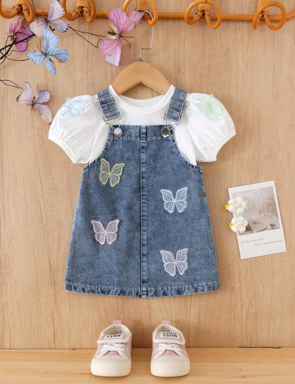 Blusita con mangas + Vestido de Jeans con detalles de mariposas