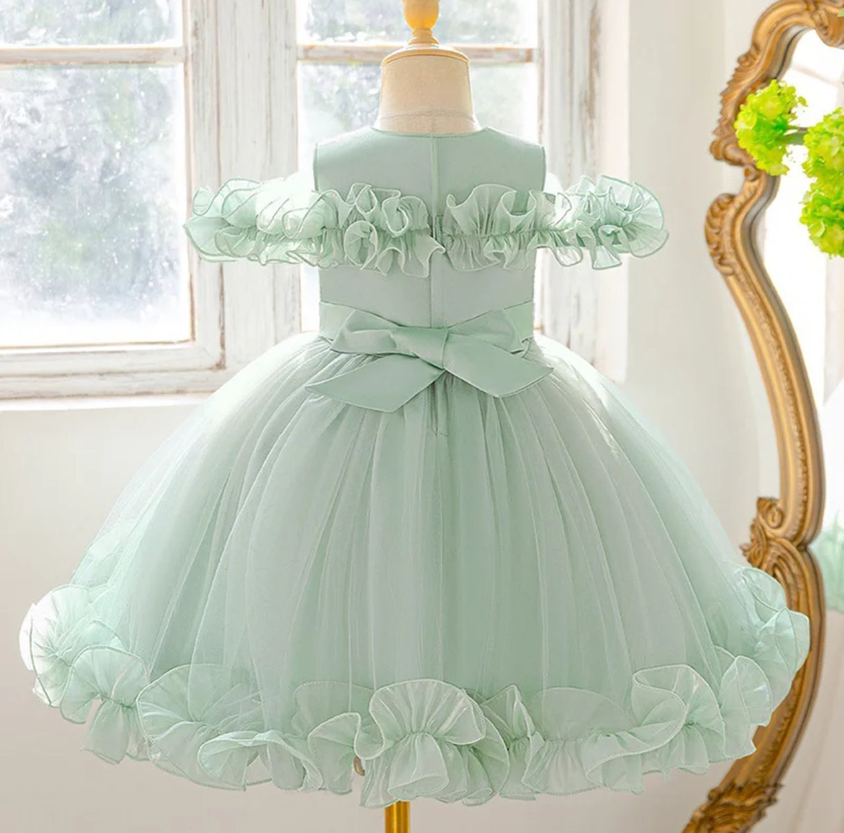 Vestido Elegante de Satén y tul