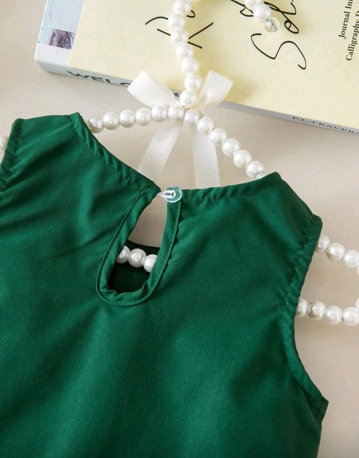 Vestido chic con moño