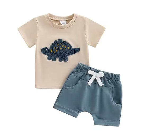 Remera con bordado de Dino + short