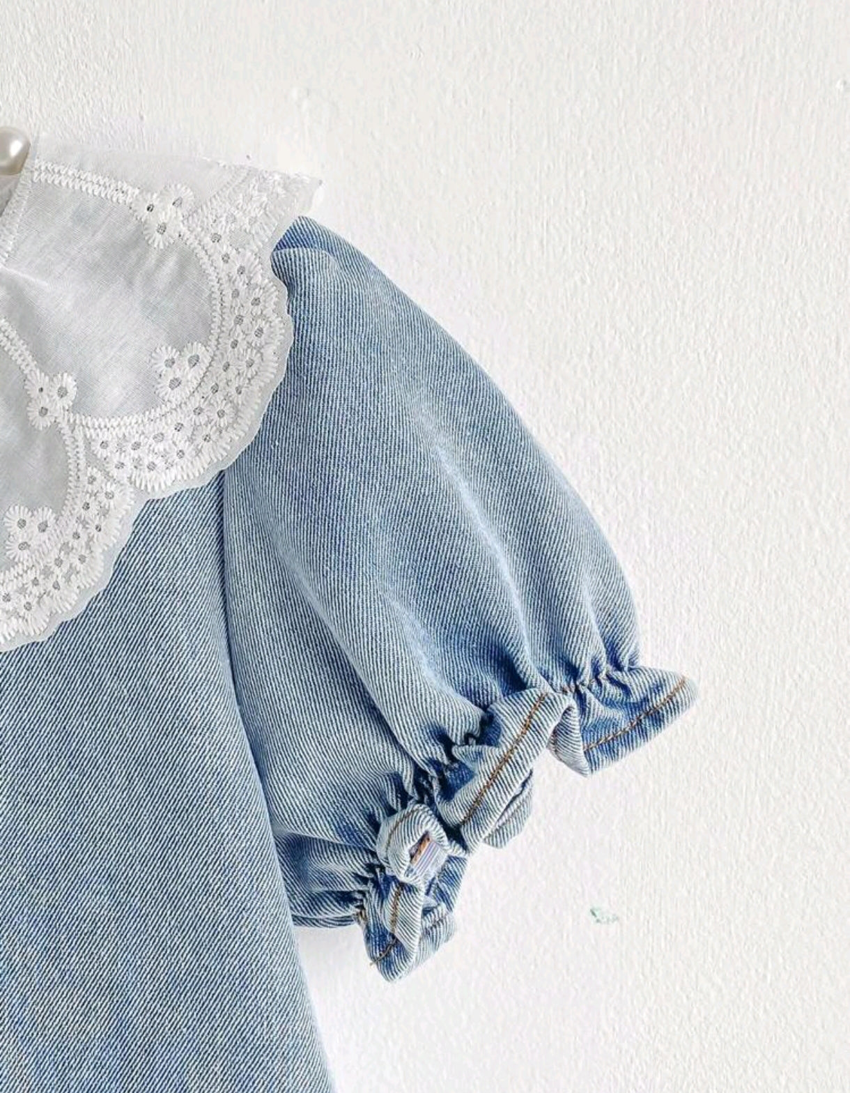 Vestido de Jeans con mangas y cuello de broderie