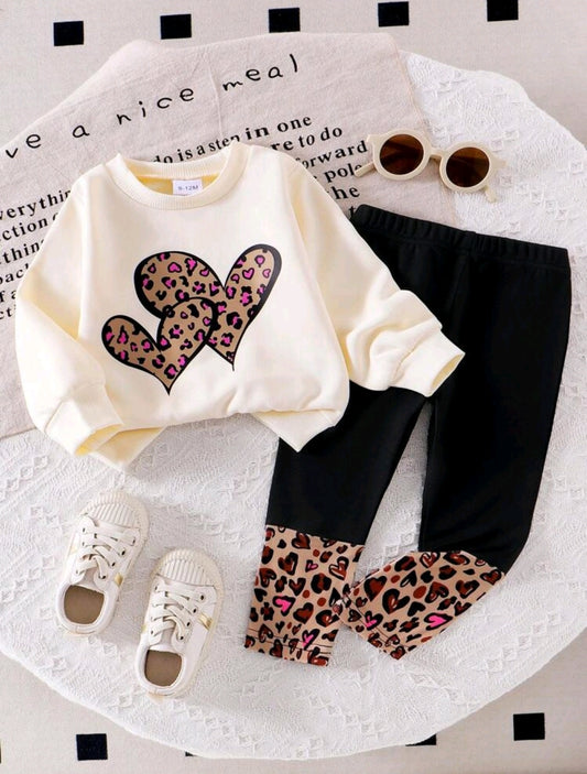 Mangas largas con diseño de corazón + pantalón