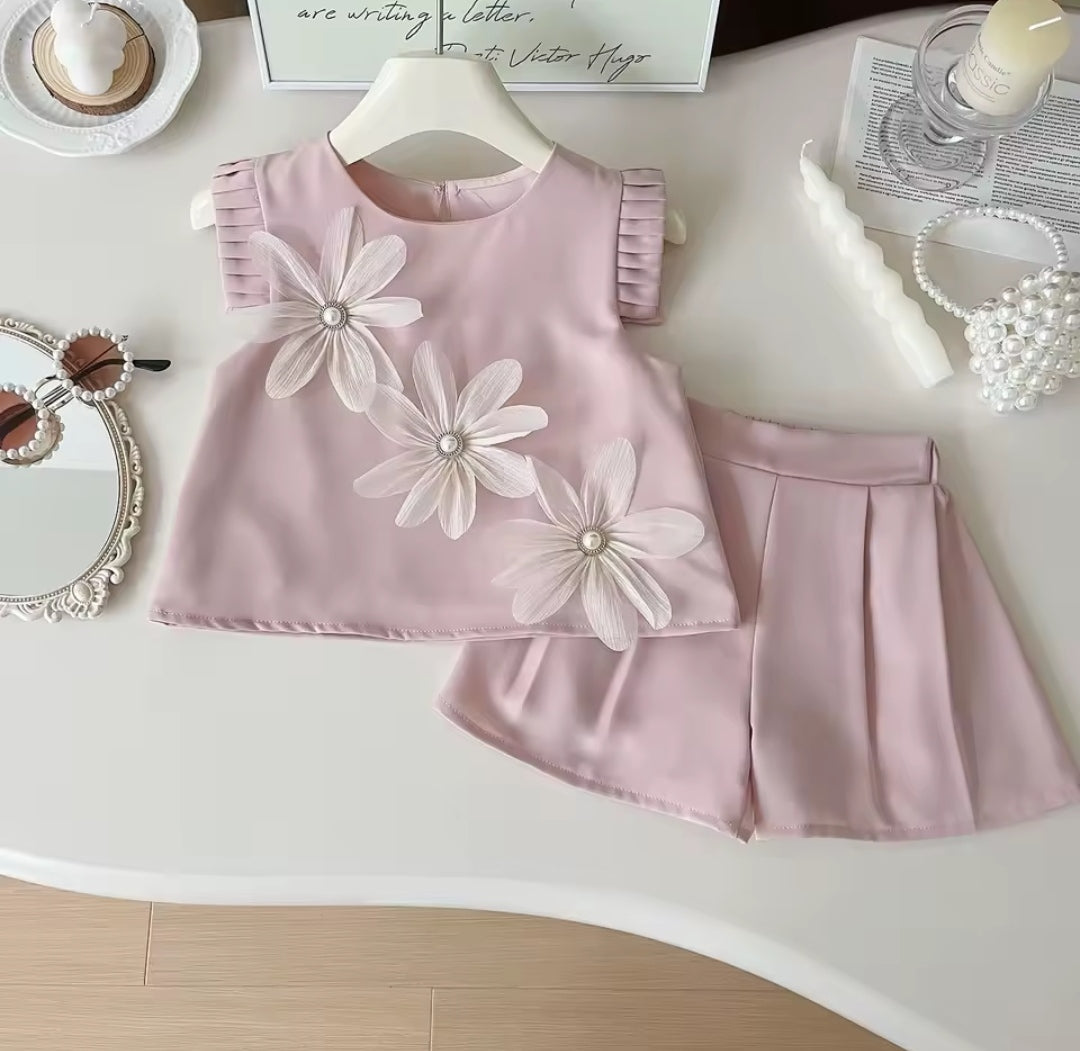 Blusa con flores 3D + short