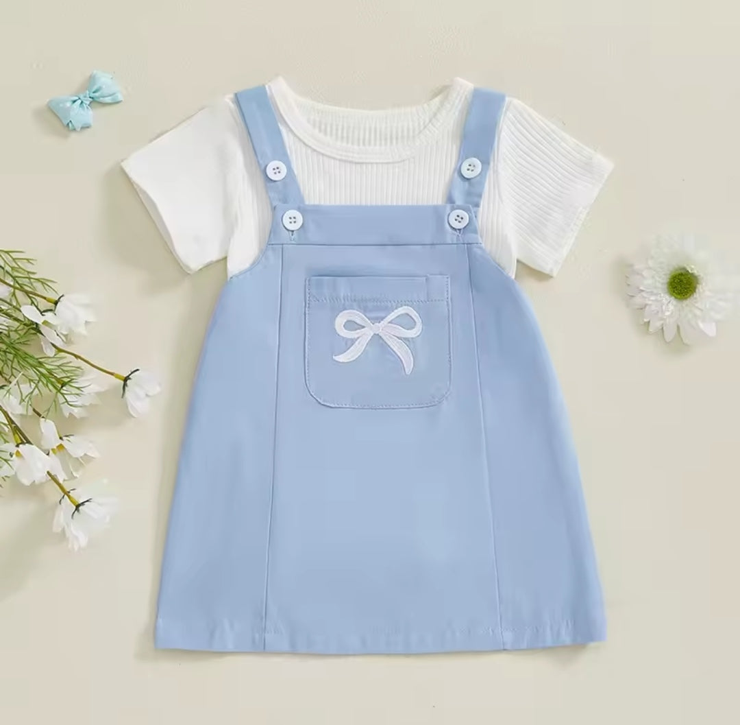 Body acanalado + vestido jardinera