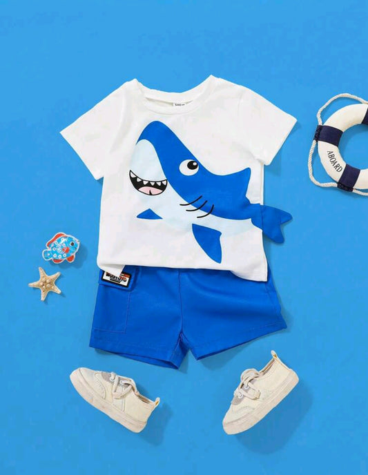 Remera con diseño de Tiburón+ short