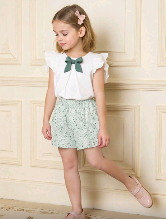 Blusa con moño + short estampado