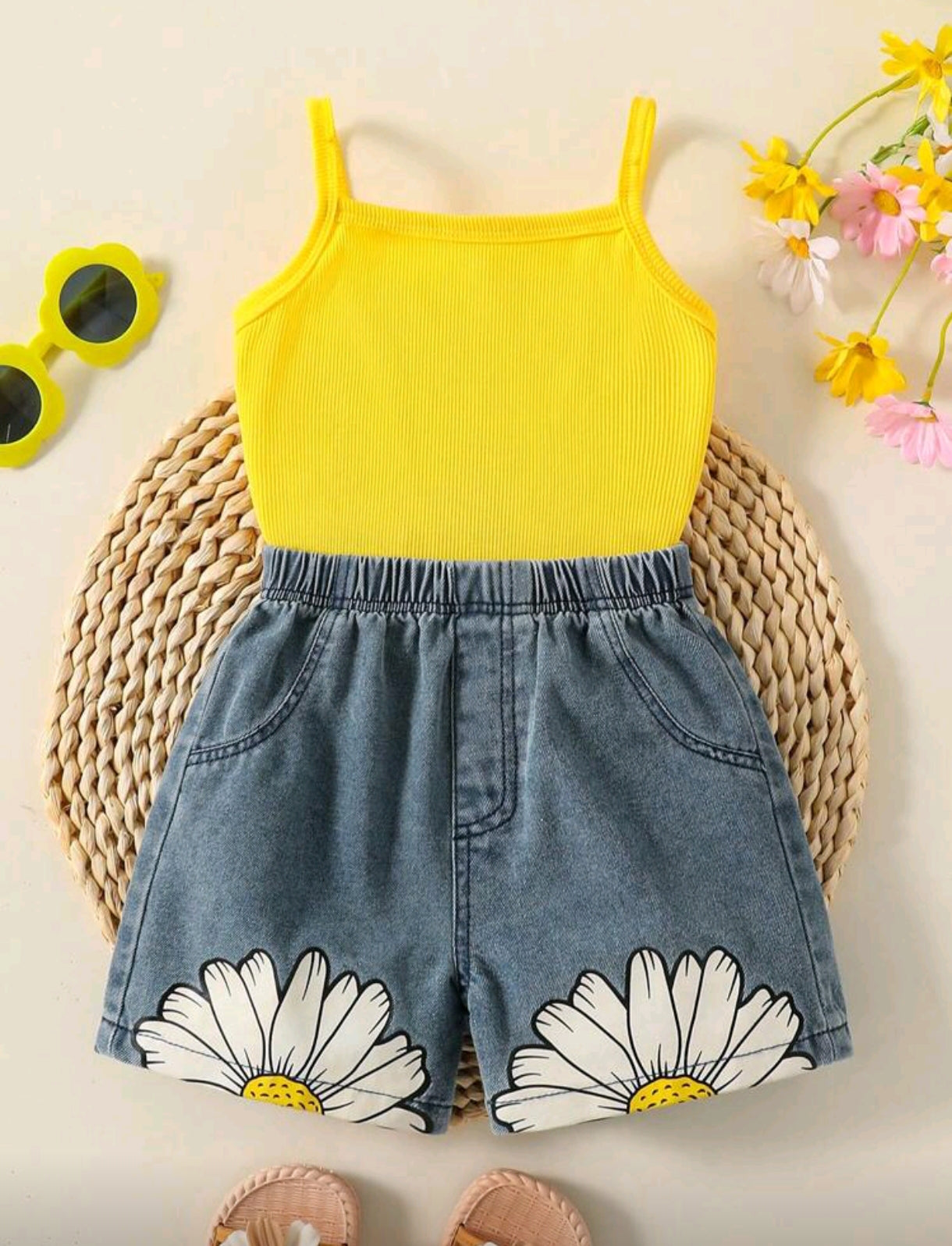 Blusa de tiritas + short de jeans
