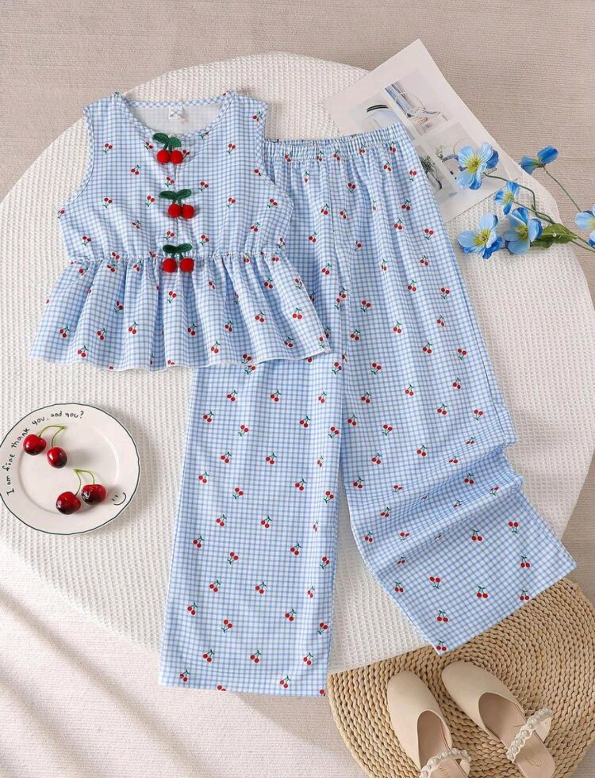 Blusa con cereza + pantalón