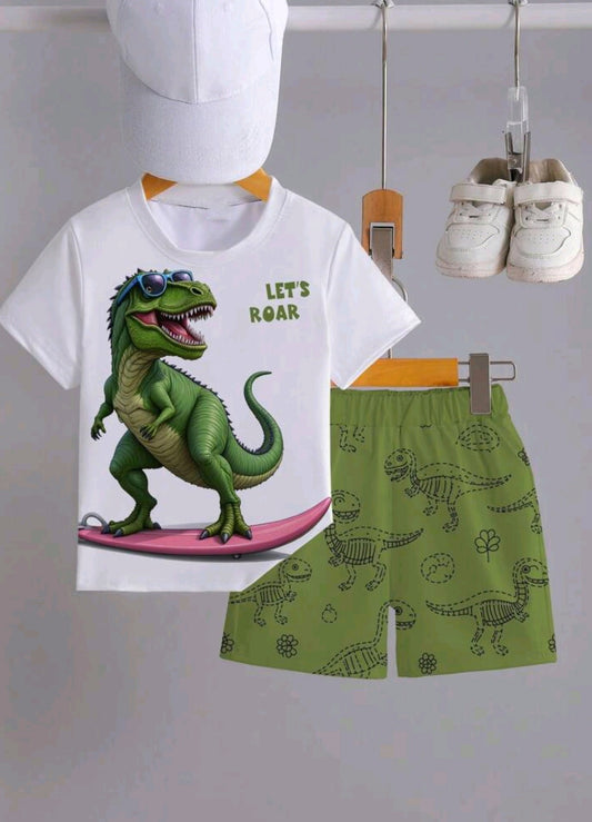 Remera con diseño de Dino + short