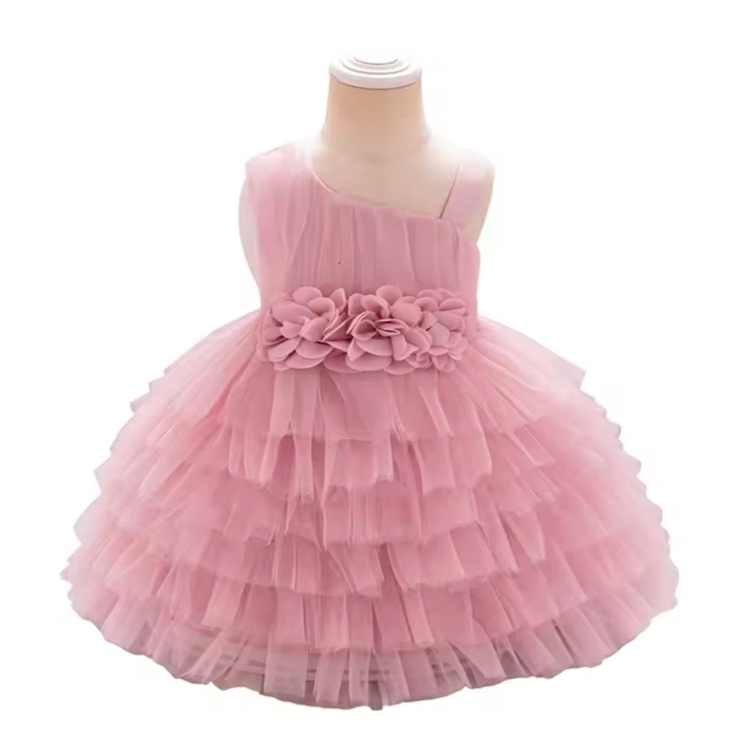 Vestido elegante de mangas asimétrica