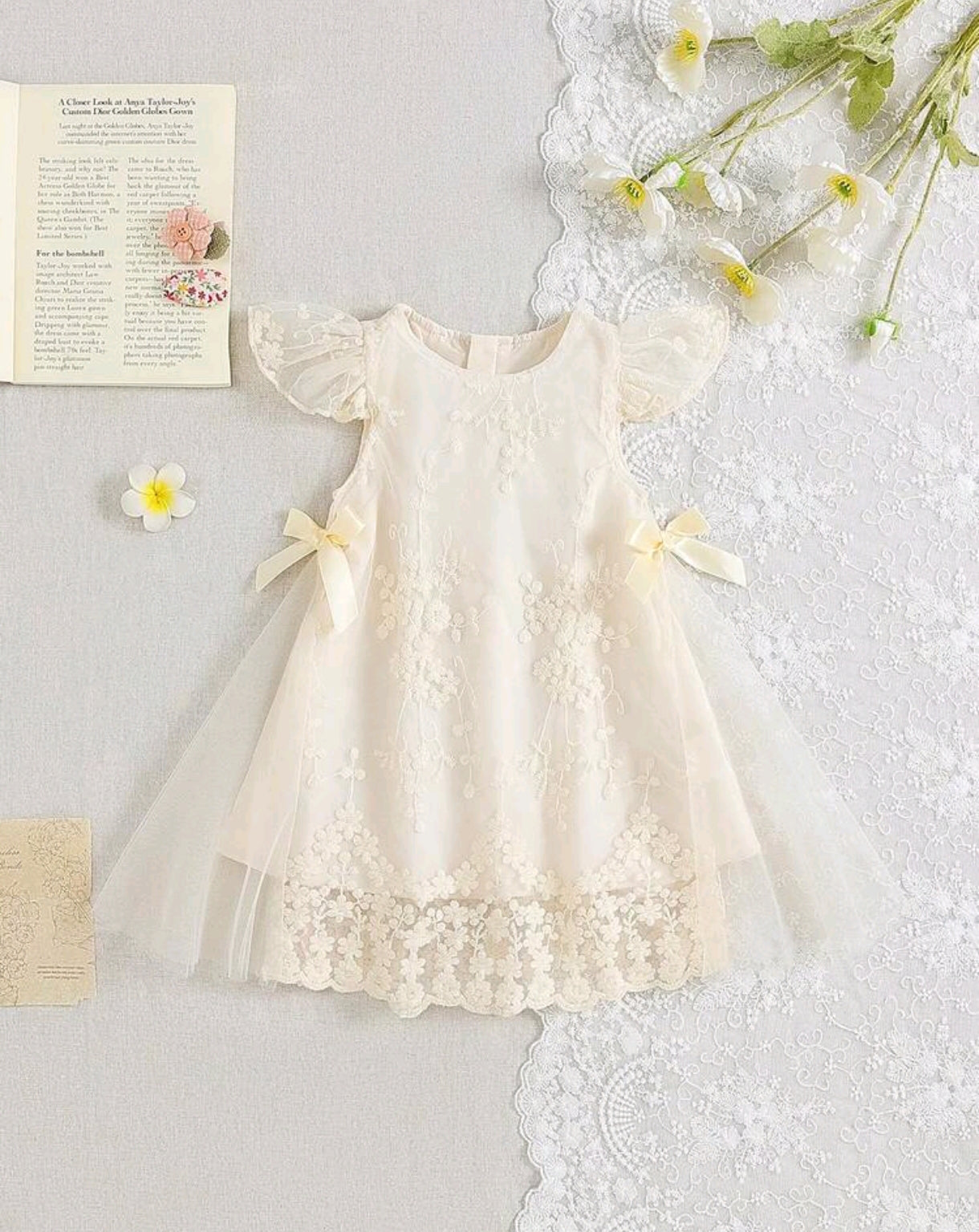 Vestido bebé de renda Beige