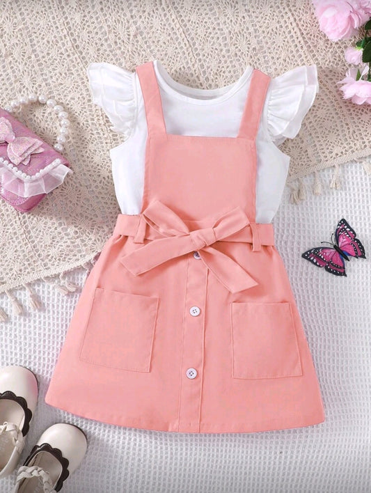 Blusa lisa + vestido jardinera